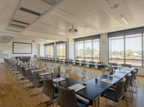 Отель Unahotels San Vitale Bologna