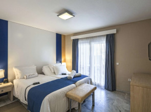 Отель Los Amigos Beach Club