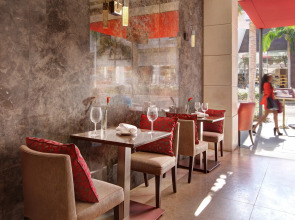 Luxe Hotel Rodeo Drive