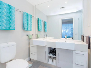 Silvershore Apartments on the Broadwater