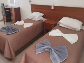 Coliseum Studios & Apartments