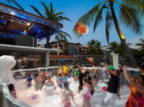 Отель Hard Rock Hotel Bali