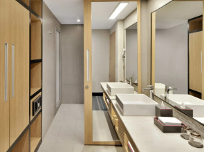 Aloft New Delhi Aerocity