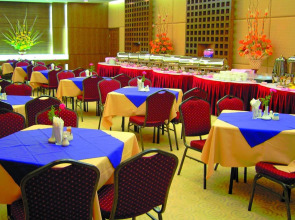 Guangdong Victory Hotel - Free shuttle bus to exhibition center during Canton Fair