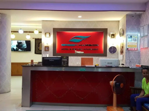 Green Harbor Hotel & Service Apartment