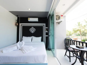 Vacation Time House by ZUZU