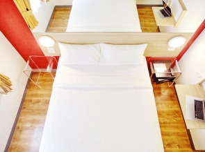 Red Planet Manila Aseana City