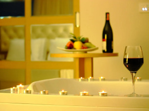 Dragut Point North Hotel