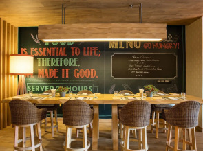 Fusion Suites Saigon