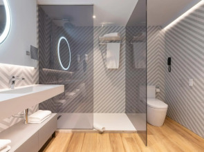 Suites Plaza Hotel & Wellness