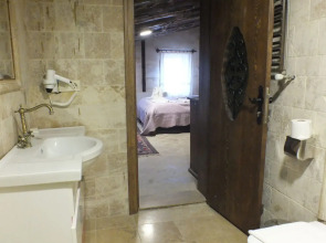 ShoeString Stone House