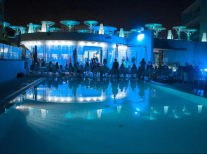 Apolo Suites Rentalmar