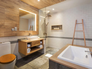 Fusion Suites Saigon