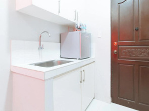 RedDoorz near NAIA Terminal 1