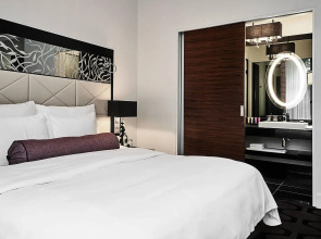 Roomers Berlin Steinplatz, Autograph Collection