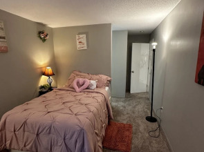 2 BR con patio por el centro comercial