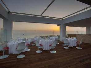 King Evelthon Beach Hotel & Resort