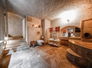 Zeus Cave Suites