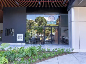 Arcadia Condo Suites