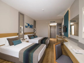 Palm World Resort & Spa Side - All Inclusive