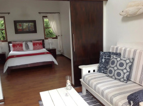 Sixteen Guest House on Main