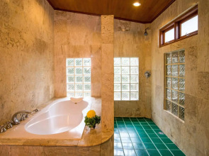 Sunrise Tropical Resort