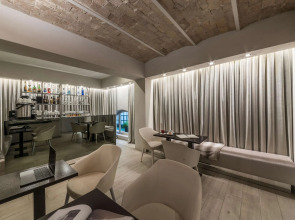 Terrace Pantheon Relais