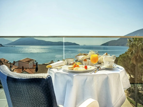 Palmon Bay Hotel & Spa