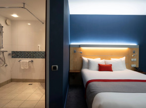 Holiday Inn Express Paris-Canal de la Villette by IHG