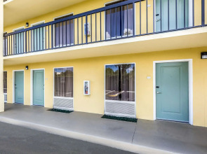 Quality Inn Palm Beach International Airport