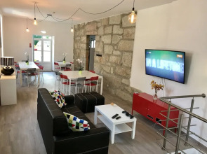 Urban Garden Porto Central Hostel