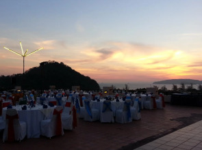 Pavilion Queen's Bay