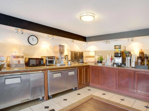 Super 8 by Wyndham Orlando International Drive