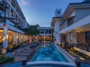 Отель Kwetu Nairobi Curio Collection By Hilton