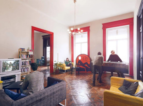 Pal's Hostel & Apartments