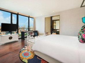 Hotel Indigo Shanghai on The Bund by IHG