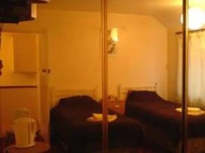 Revive Lodge Heathrow