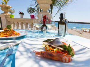 Hellenia Yachting Hotel