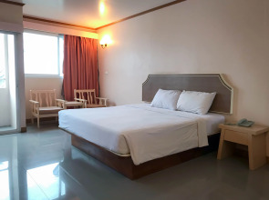 J TWO S Pratunam Hotel