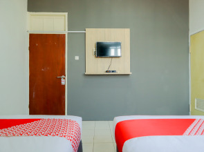 OYO 1111 Pasar Baru Inn