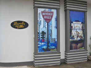 Hollywood Drive-In Hotel