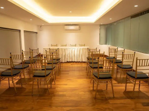 Good Wood Airport Hotel