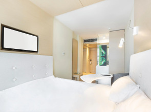 Sound Garden Hotel Airport