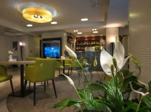 Rosslyn Thracia Hotel