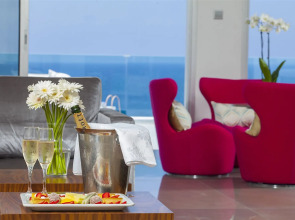 King Evelthon Beach Hotel & Resort