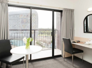 Adelaide Riviera Hotel