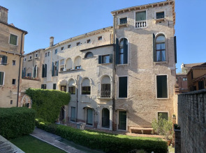 Palazzo Contarini Della Porta Di Ferro
