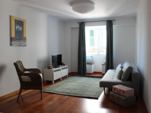 Travellers Pearl by Story Tellers