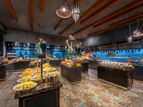 Les Ambassadeurs Marina Hotel & Casino