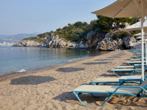 Maestral Resort & Casino